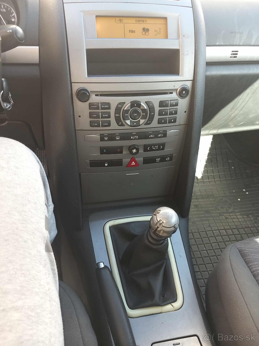 Peugeot 407sw 2.0hdi dnes robena nova stk a ek - 11