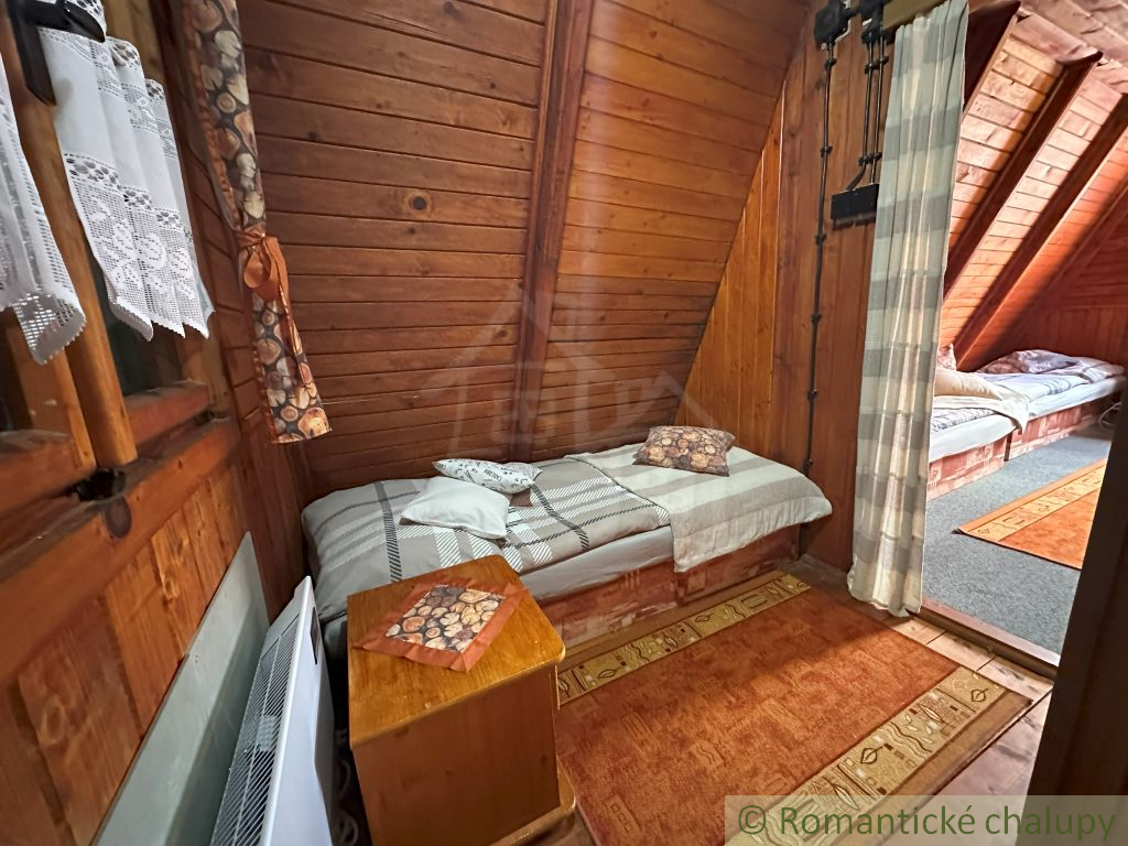 Kompletne zariadena chata blízko lyžiarskeho vleku Kokava- - 11
