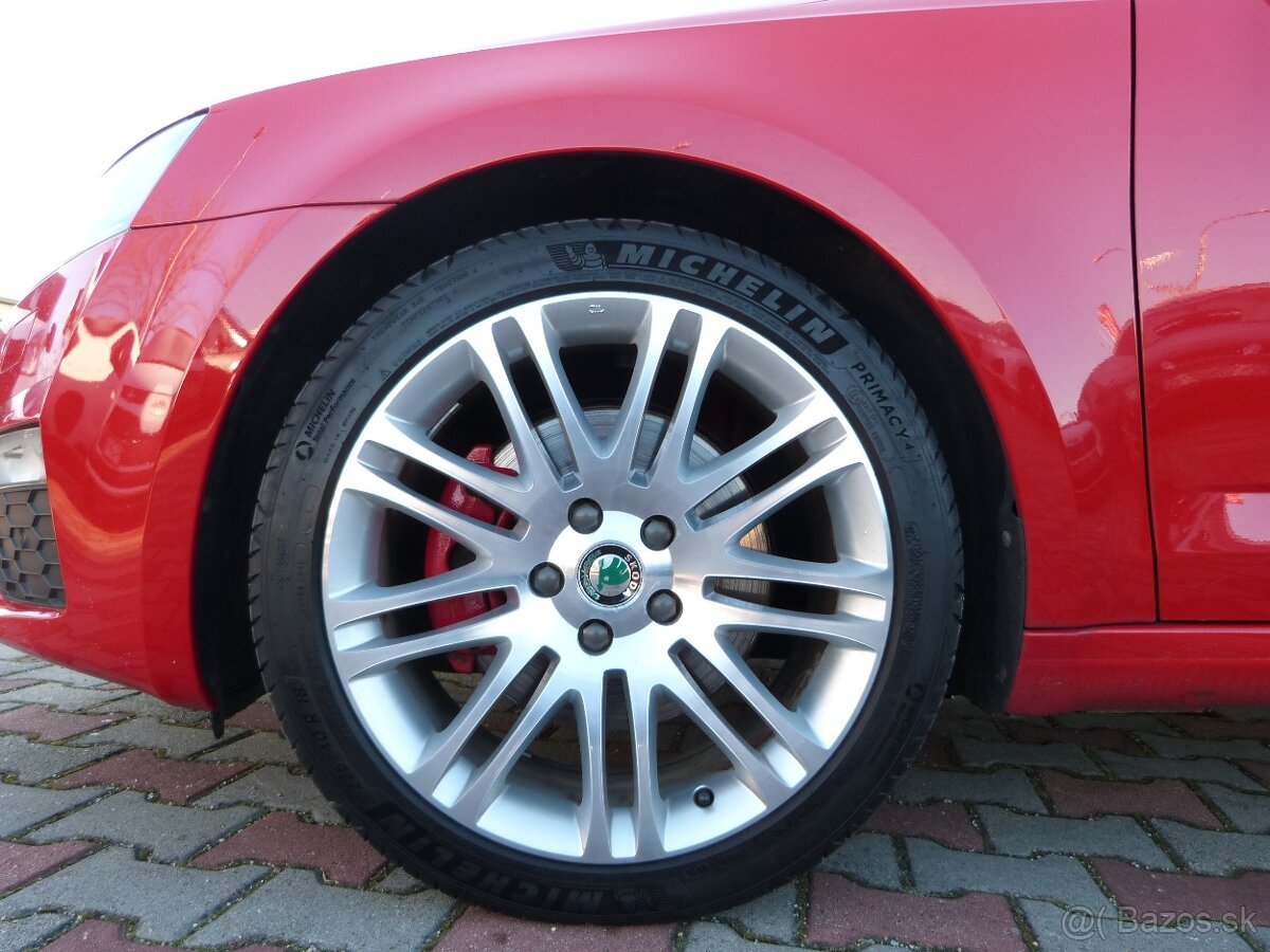 Škoda Octavia Combi 2.0 TDI DPF RS - 11