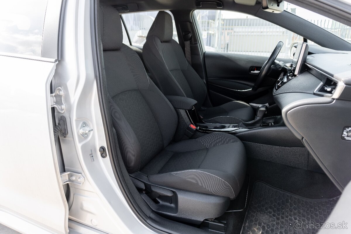 Toyota Corolla Combi 1.8 Hybrid - 11