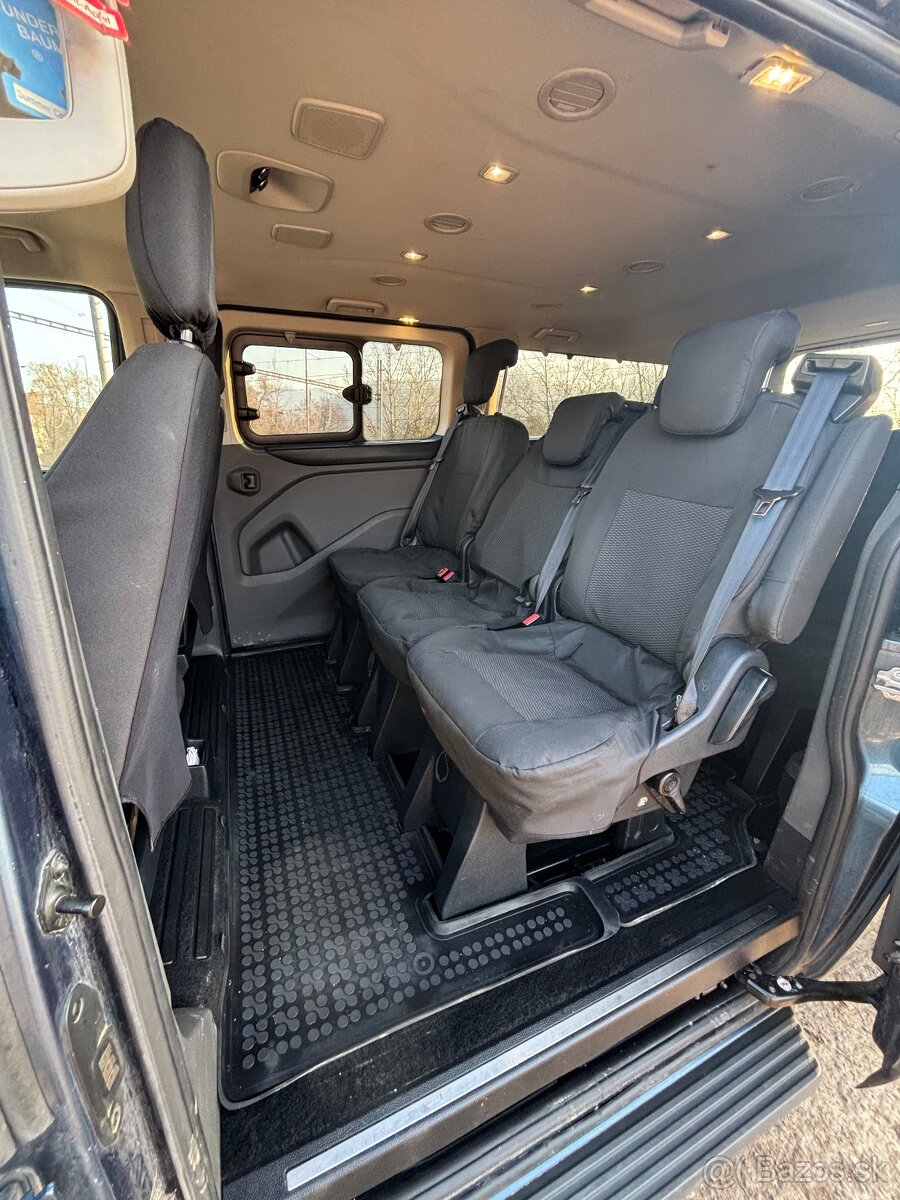 Ford Turneo custom - 11