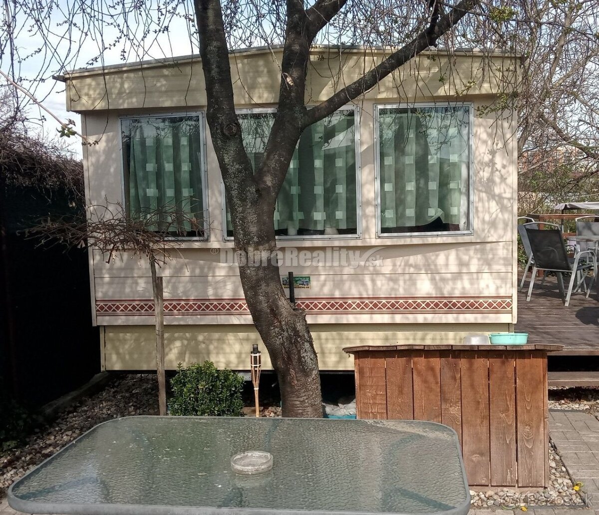 Parádny pozemok s mobilným domom na predaj - 11