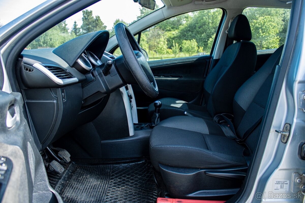 Peugeot 207 Legend - 11