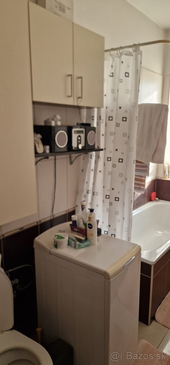 Predám RD r.2010 v tichej časti Šoporňa možnosť dvojgenerač - 11