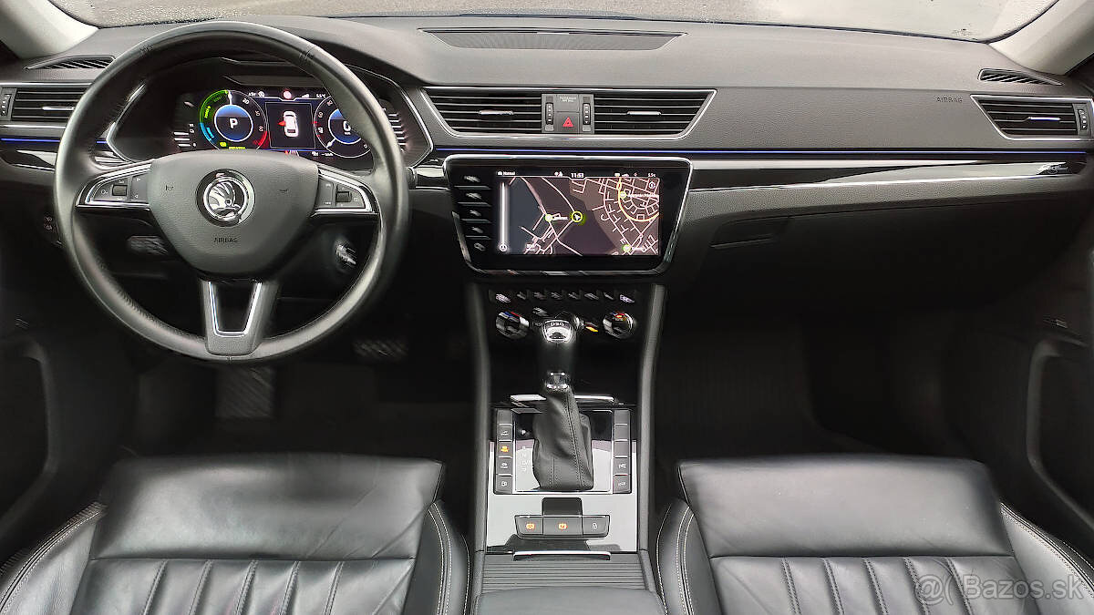 Škoda Superb IV kombi PHEV L&K - 11