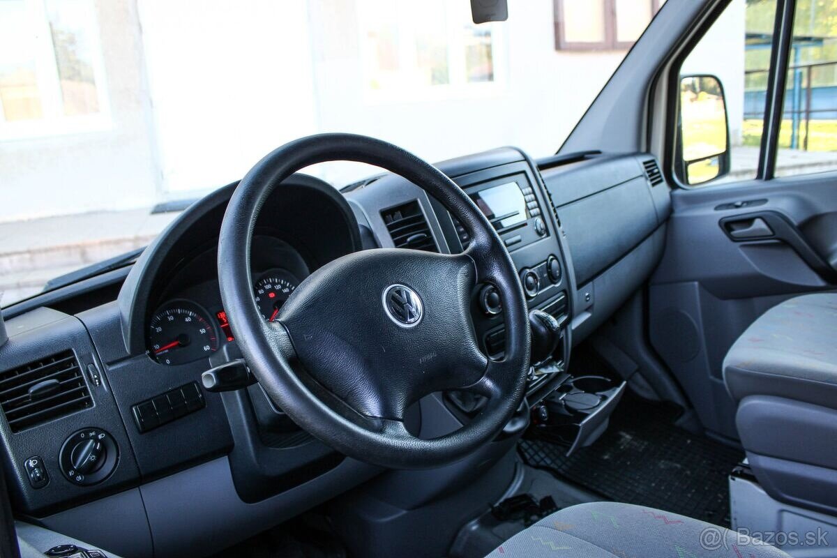 Volkswagen Crafter 2.5 TDI 9 MIEST - 11