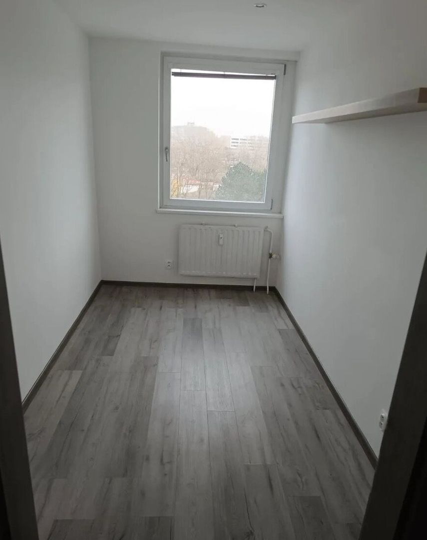 3-izbový byt s loggiou, ul. Šustekova , Bratislava V TOP - 11