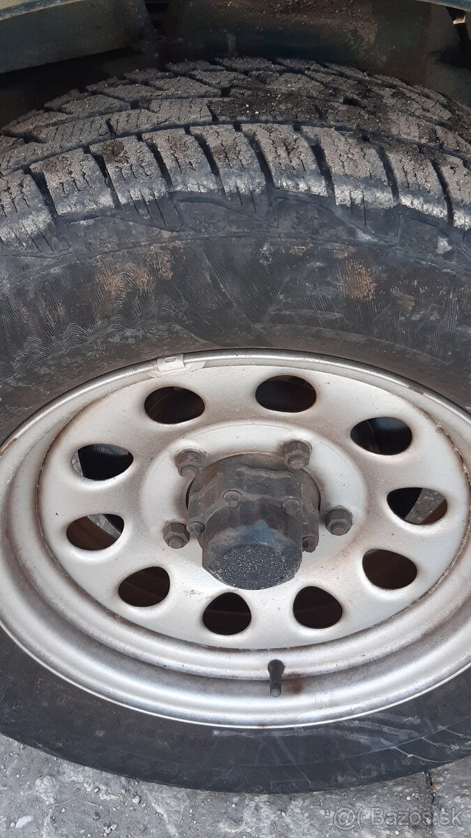 Predám Suzuki Jimny 1,3 benzín 4x4 - 11