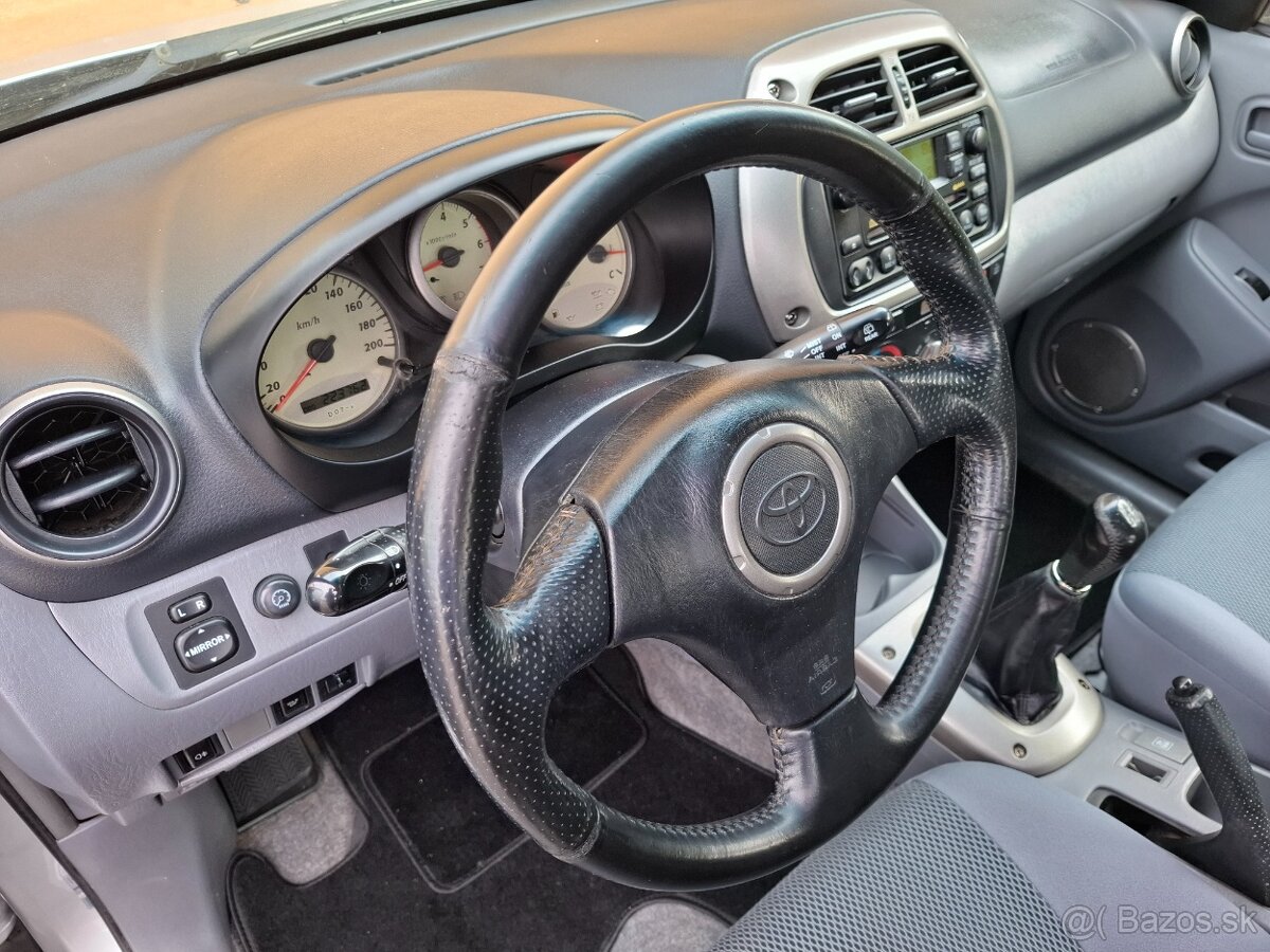 TOYOTA RAV4 2.0 D-4D 4X4 - 11