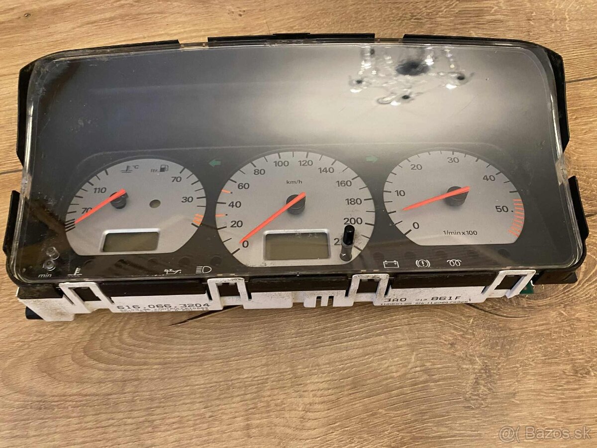 Prístrojová doska na VW PASSAT B4 variant - 11