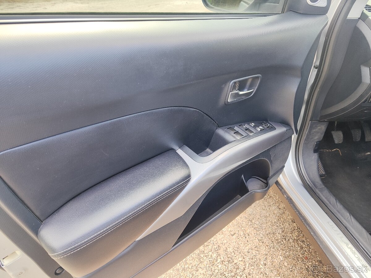 Mitsubishi Outlander 2.0 DI-D, 7 miest, 4x4 - 11