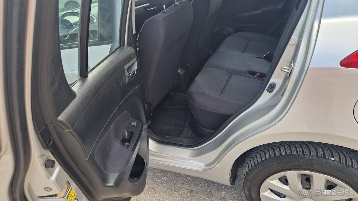 Predám SUZUKI SVIFT 1.3 BENZIN - 11