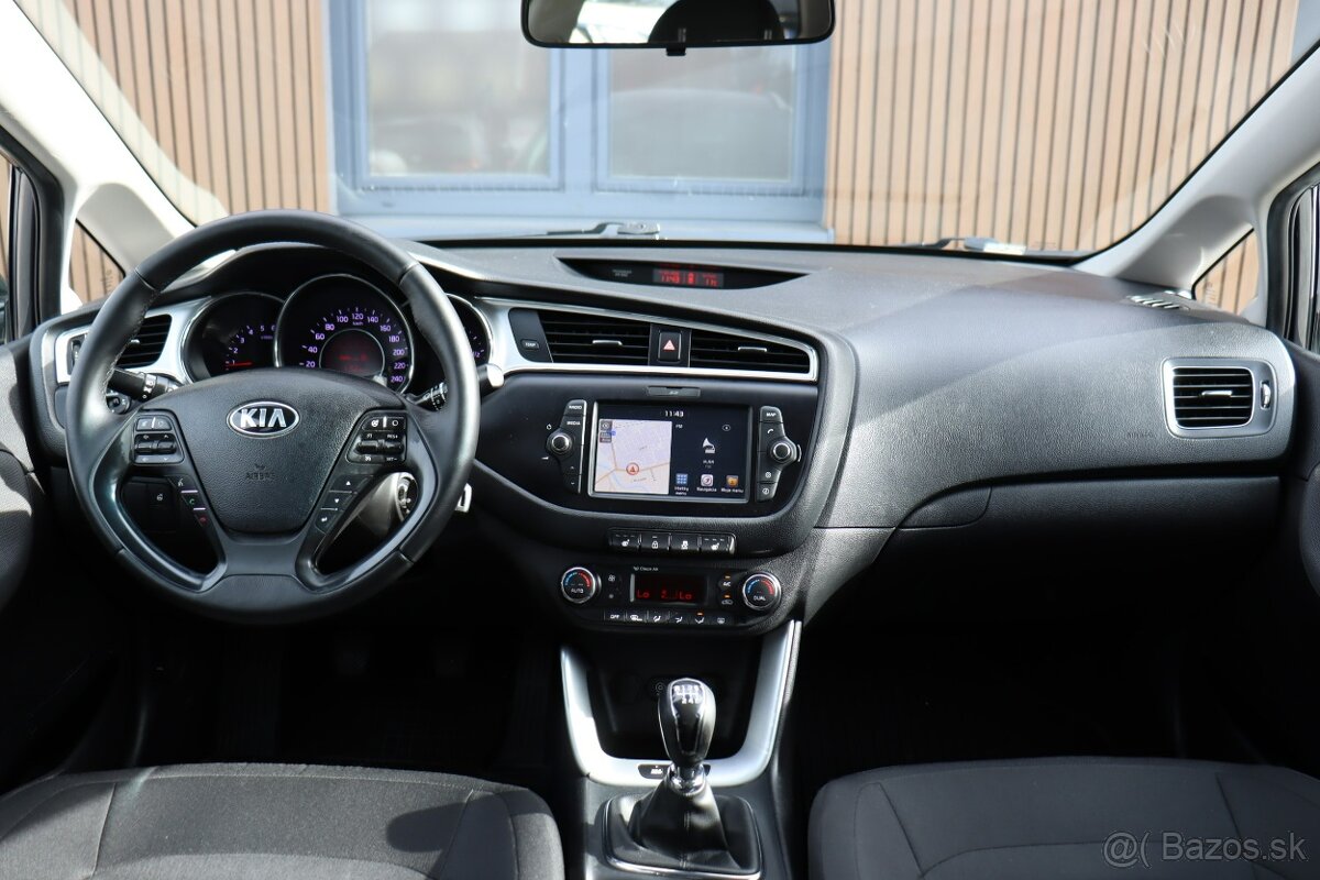 Kia Cee´d SW 1.6 CRDi VGT Platinum - 11