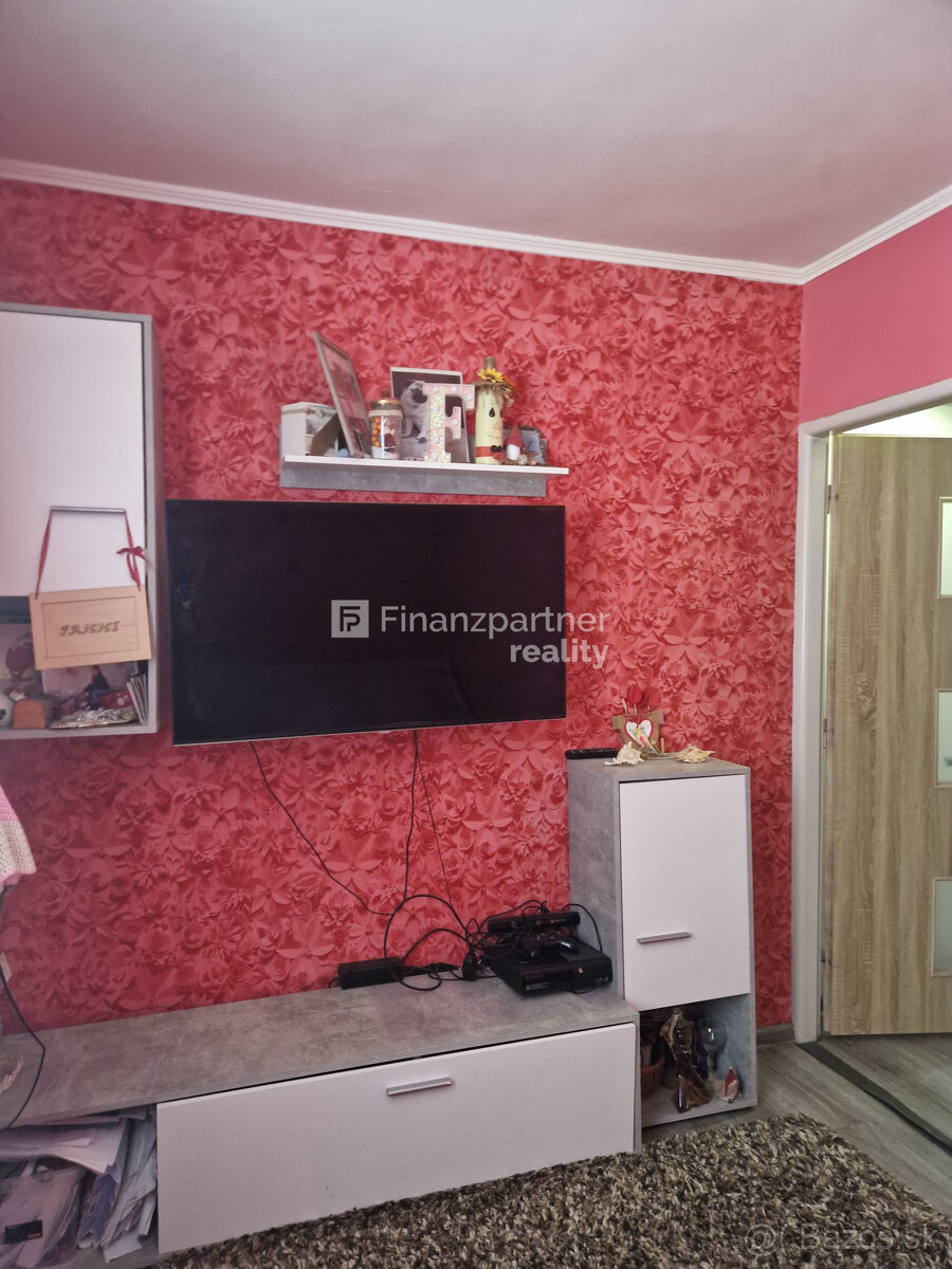 (F156-12-REMAE)Dva rodinné domy na jednom pozemku Tomášikovo - 11