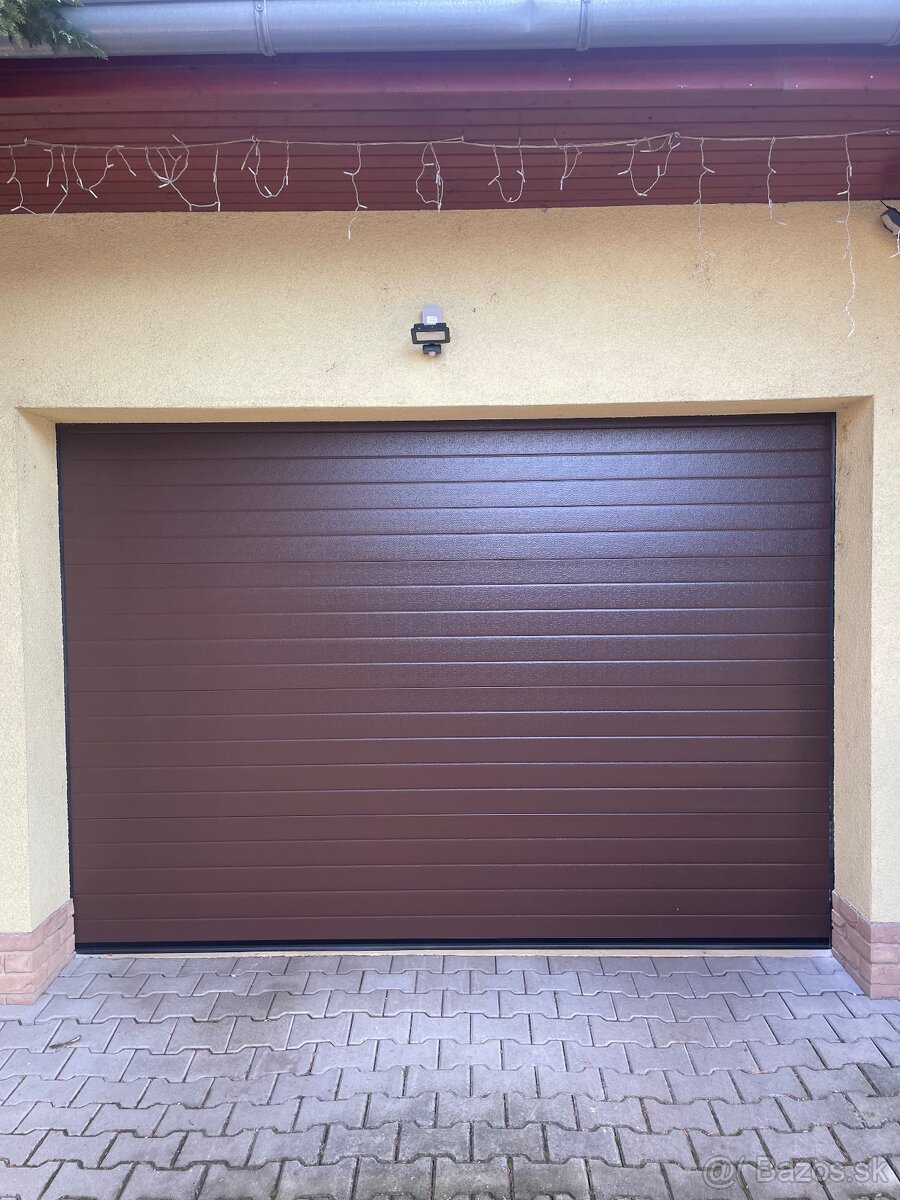 Garážové brány, tieniaca technika, okná - 11