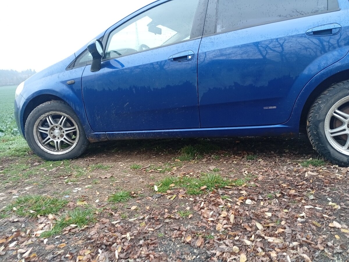 Predám Fiat Punto geande 1.4 benzín 57 kw - 11