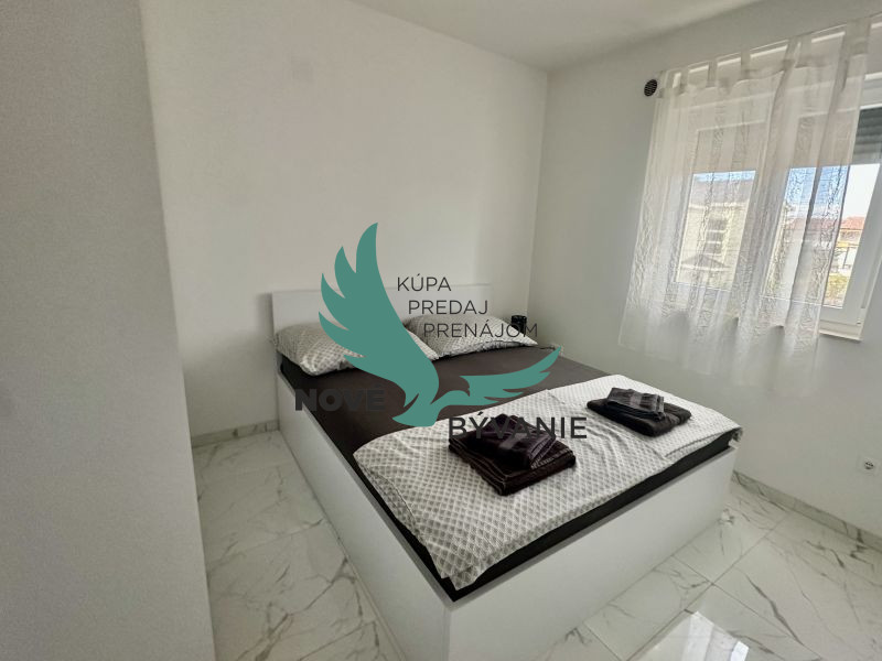 Chorvátsko , ostrov Vir - Na predaj trojizbový apartmán s vý - 11