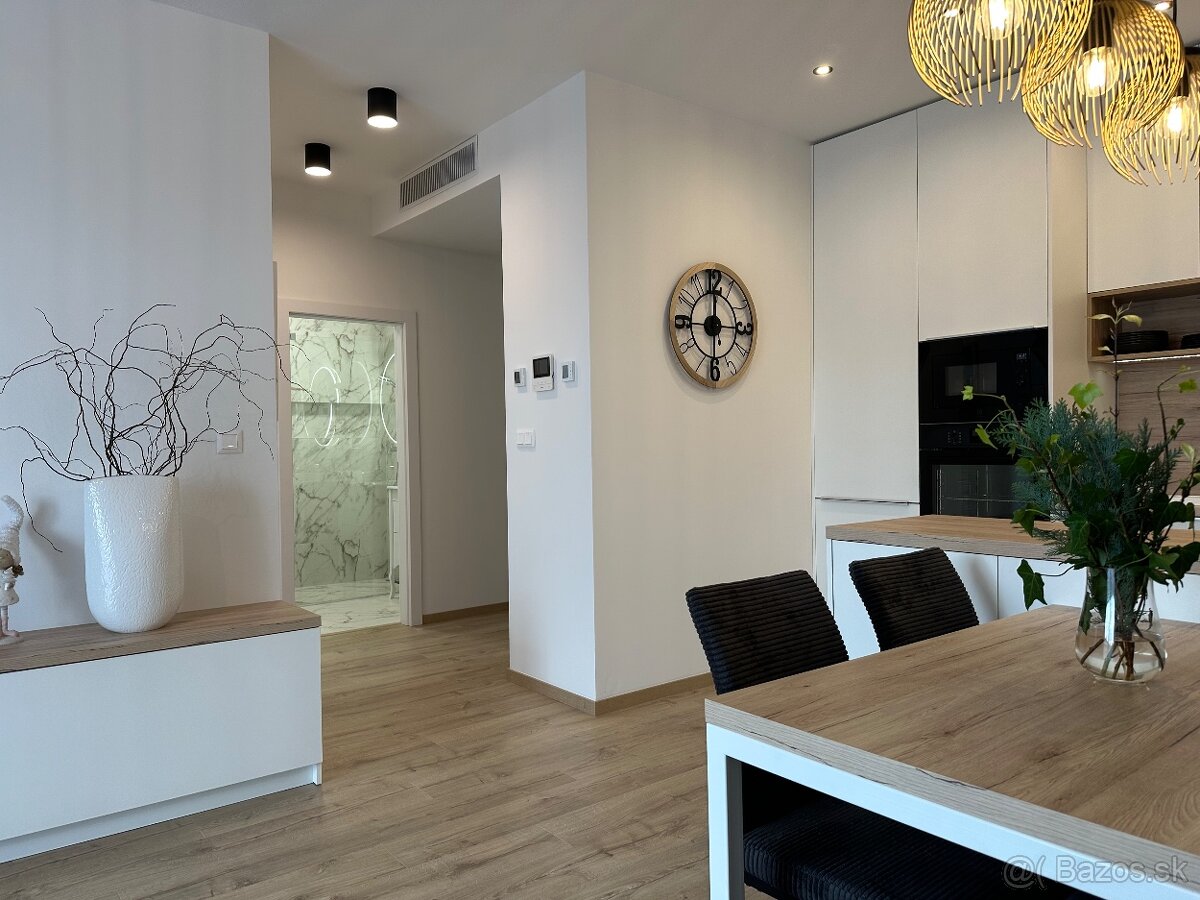 Krátkodobý prenájom v centre Žiliny - 11