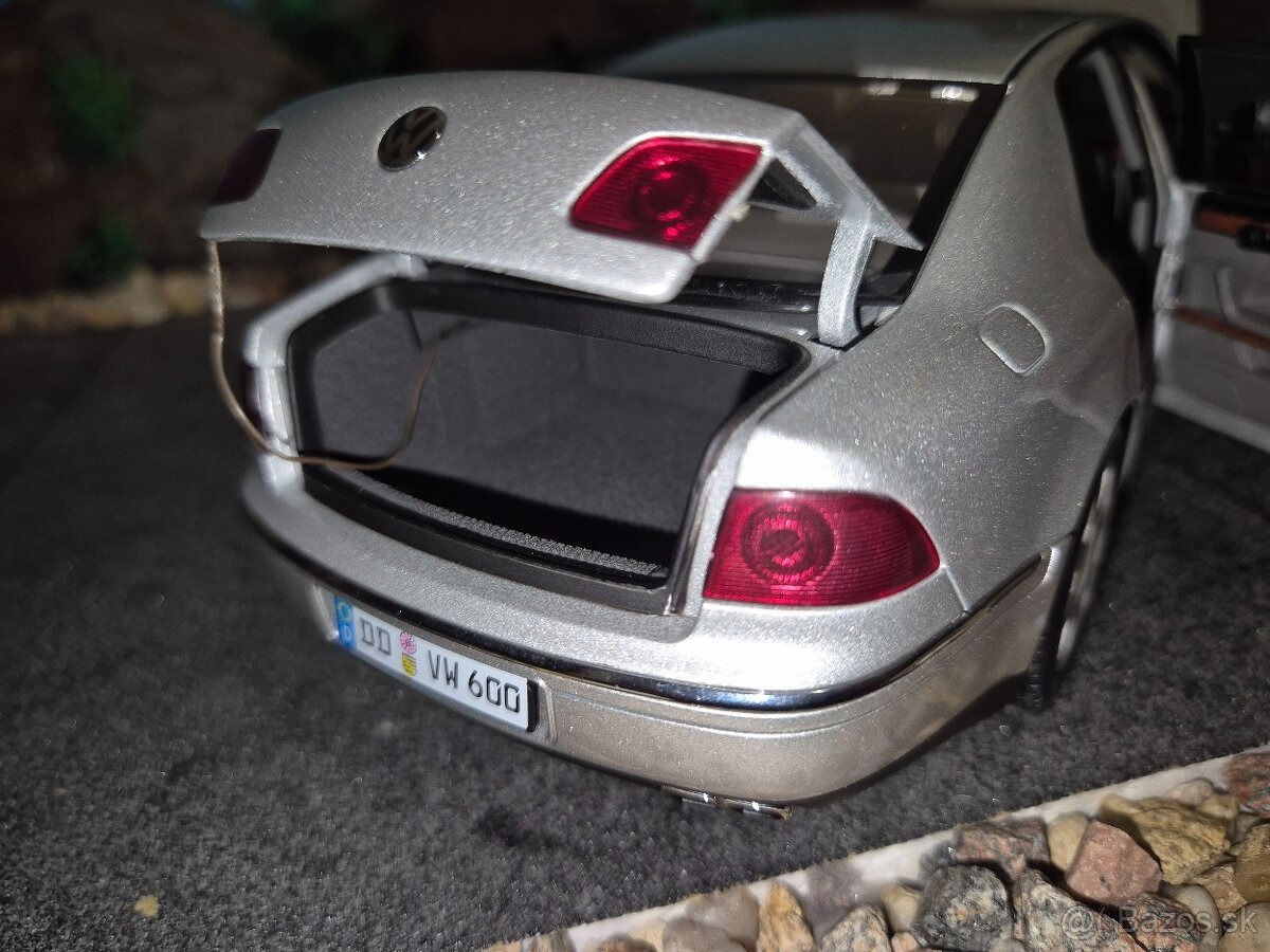 Prodám model 1:18 Volkswagen phaeton 2002 - 11