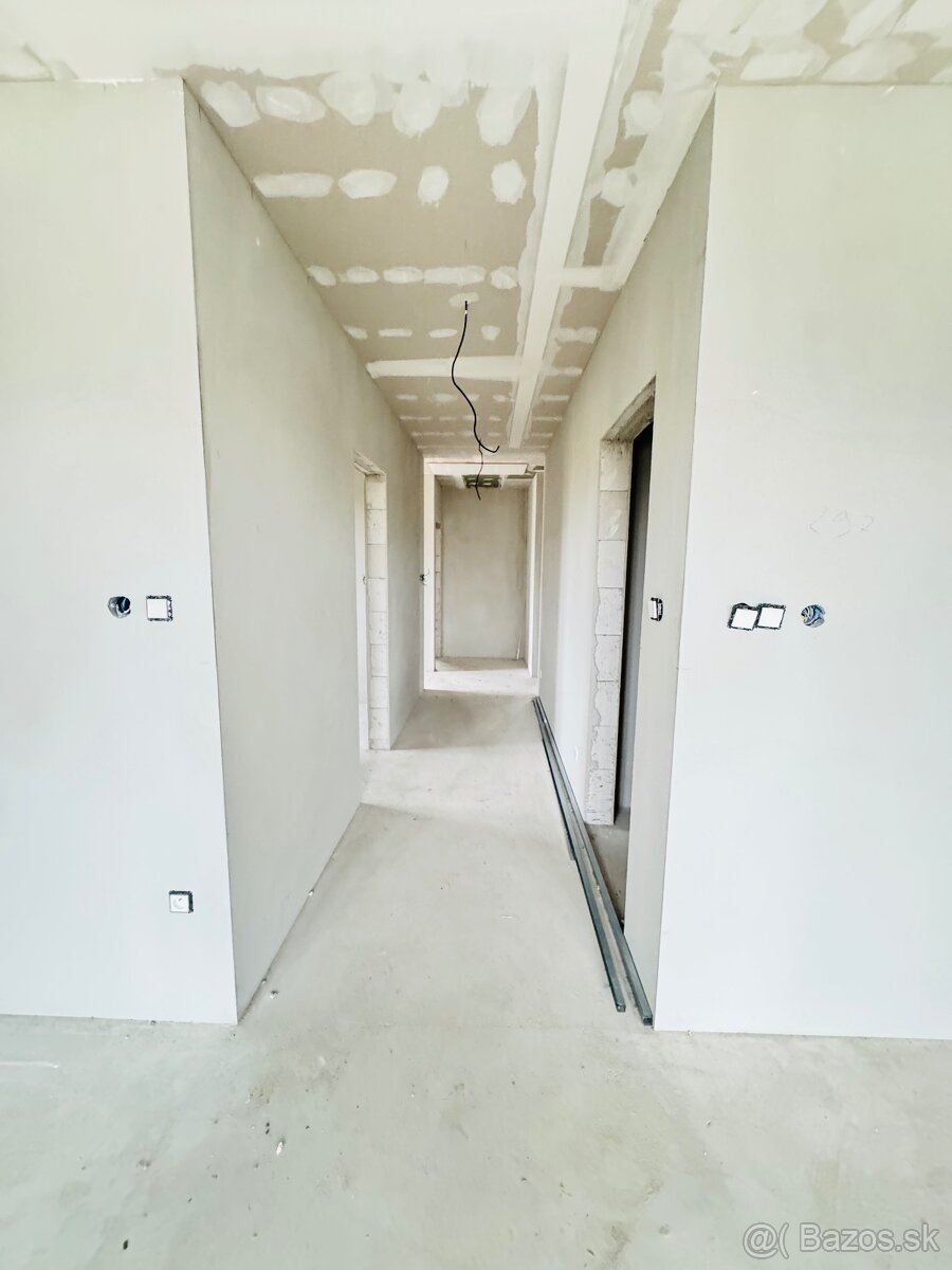 NOVOSTAVBA V PEKNEJ LOKALITE - 11