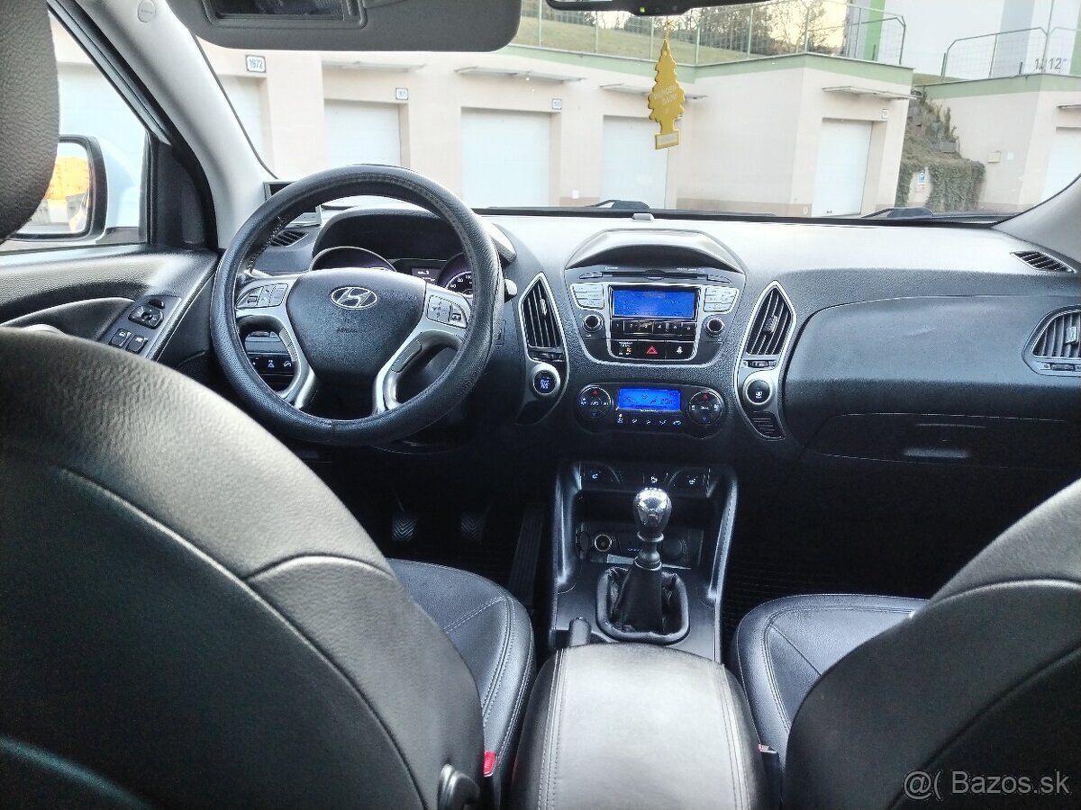Hyundai x35 2.0 CRdi Style 4wd R.V.2011 Panorama - 11