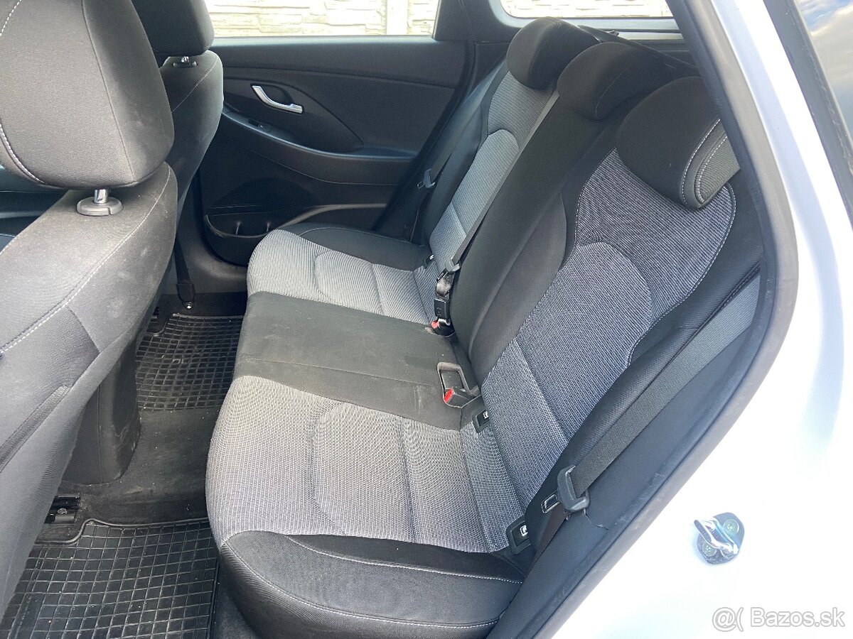 HYUNDAI I30 CW rok 2022 - 11