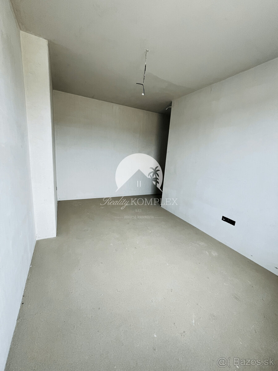 Reality KOMPLEX s.r.o. Vám ponúka na predaj priestranný a sv - 11