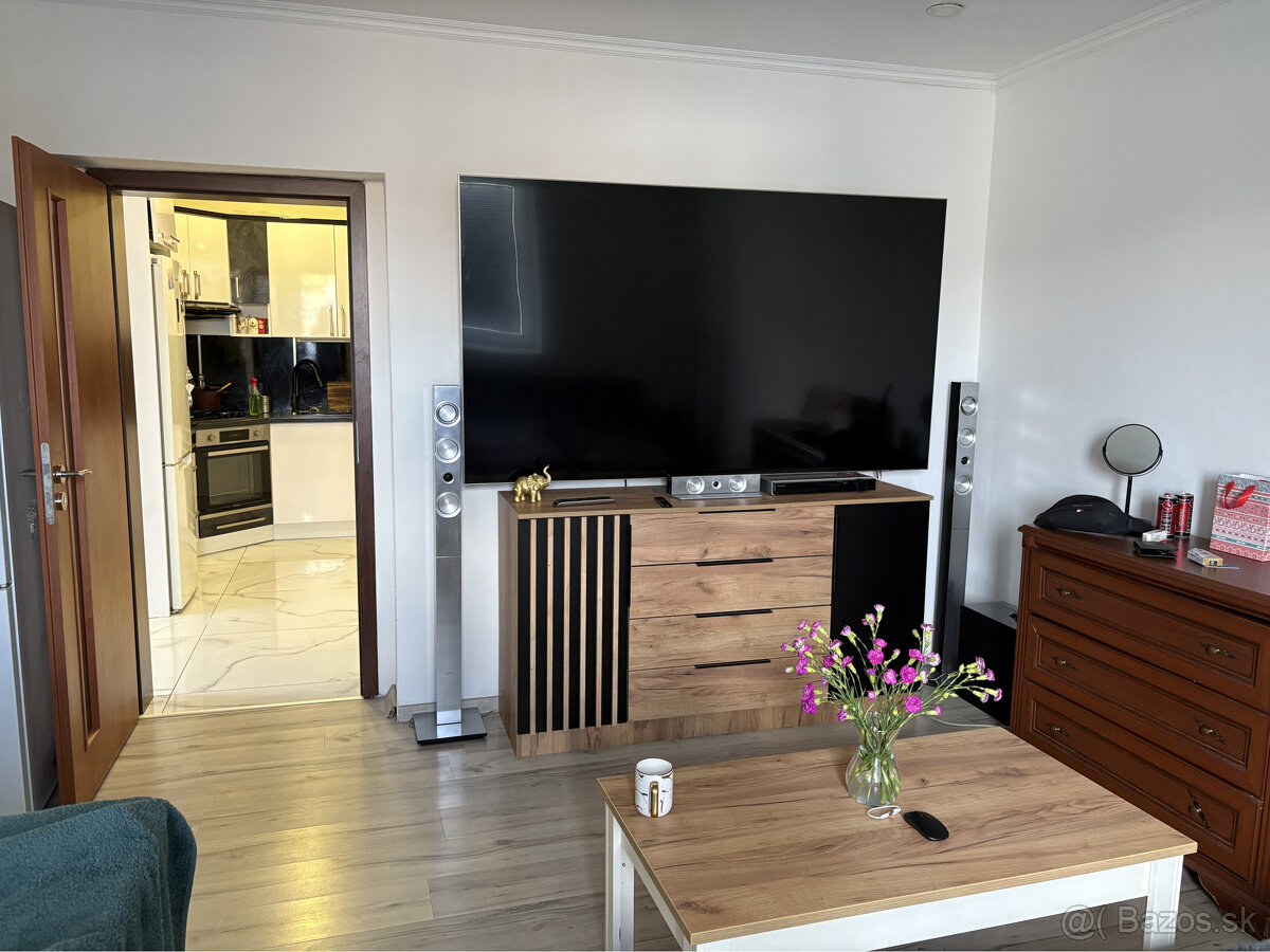 Znížená cena: prerobený 5 + 1 izbový rodinný dom s priestra - 11