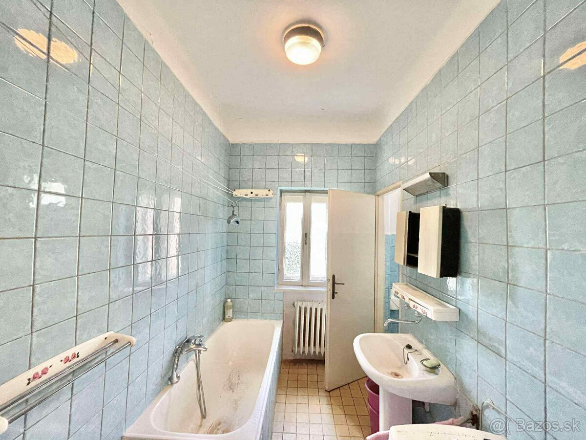 ZĽAVNENÉ • Na predaj rodinná vila s garážou a pozemkom - 11