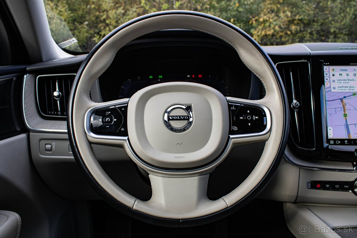 Volvo XC60 B5 184kW mHEV Inscription AWD A/T - 11