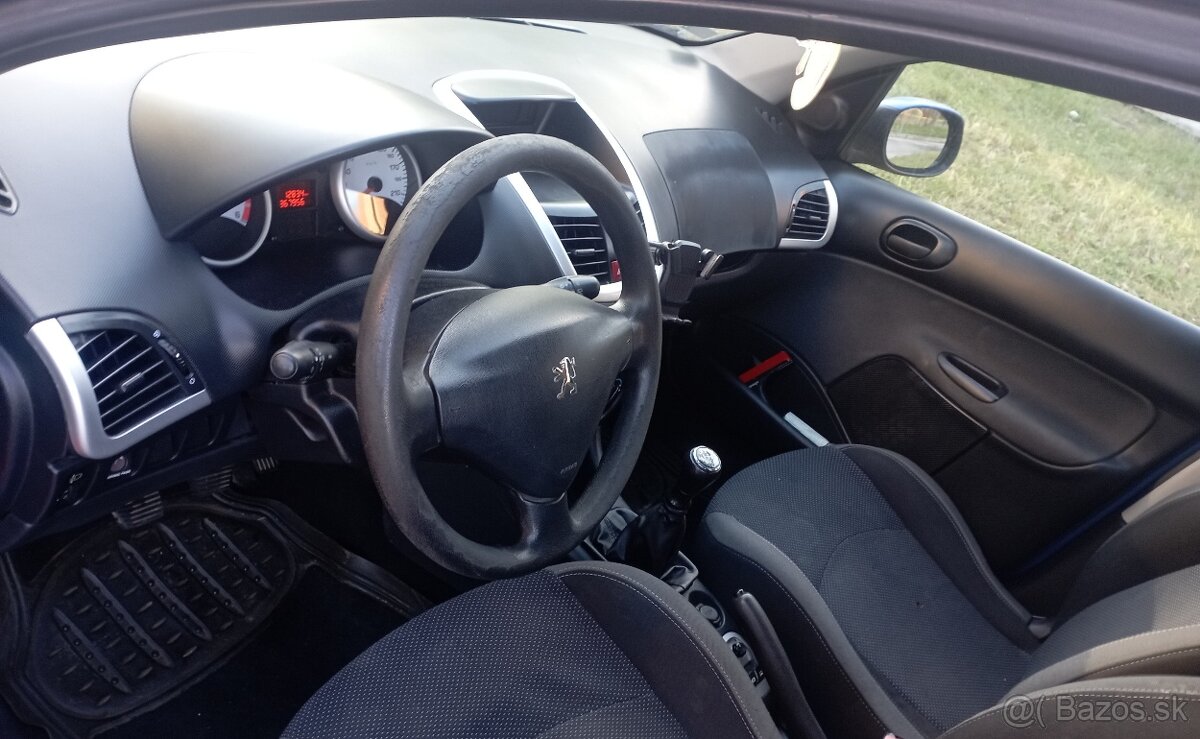 Peugeot 206+ - 11
