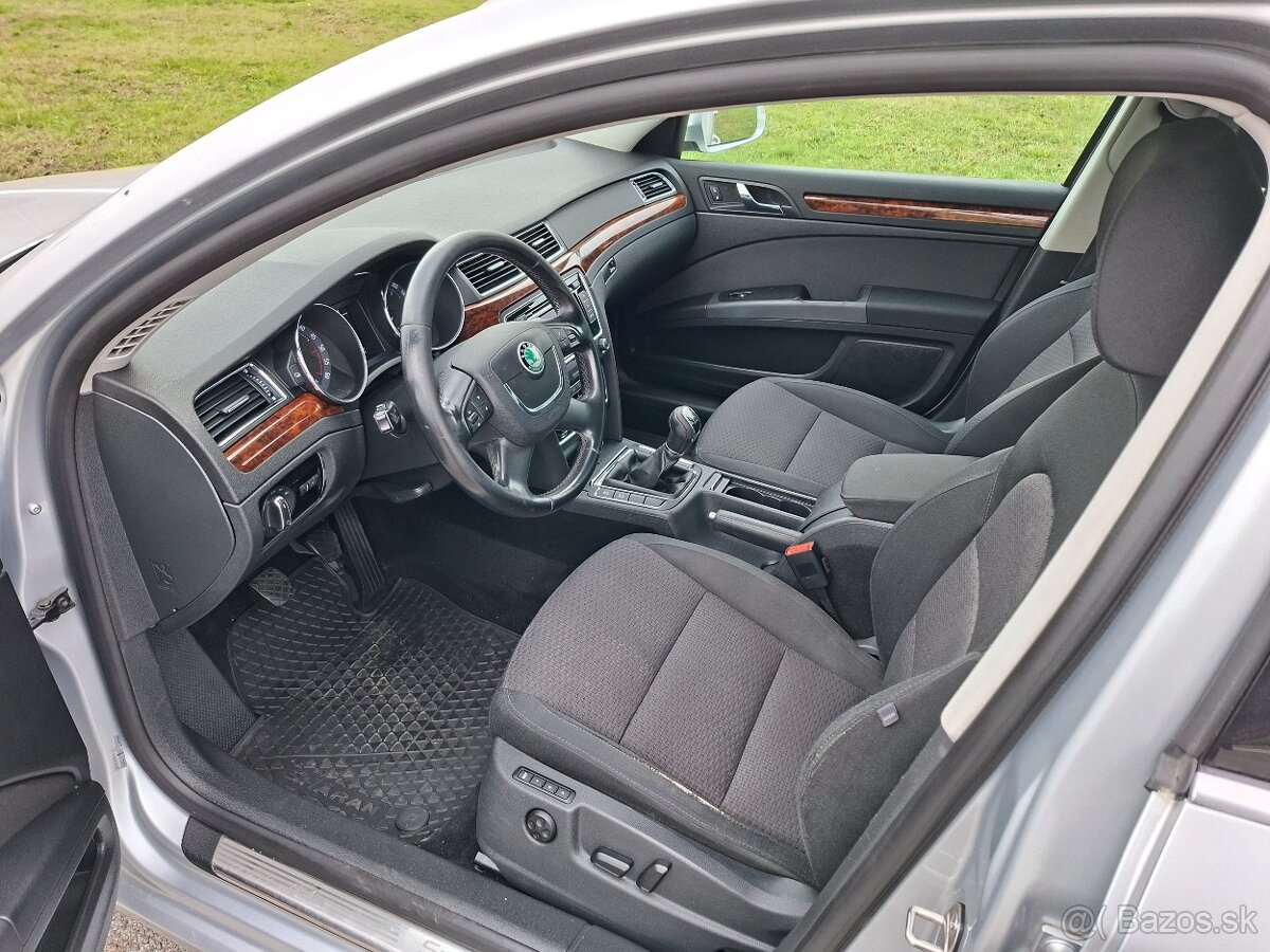 Škoda Superb Combi 2.0 TDI - 11