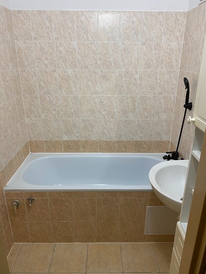 Prenajmem 1-izb. zar. a prerobený byt na sídlisku Stred v PB - 11