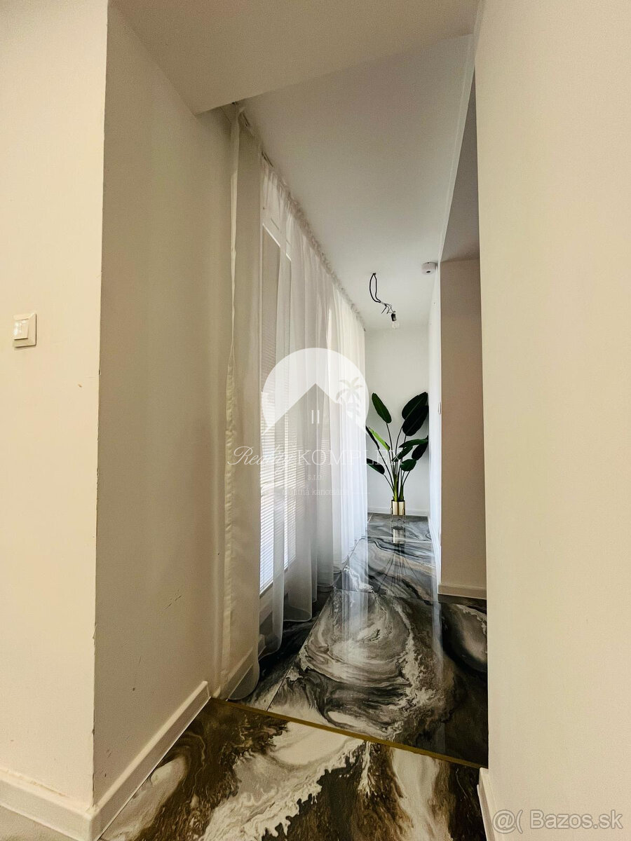 Reality KOMPLEX s.r.o. Vám ponúka nadštandarný rodinný dom v - 11