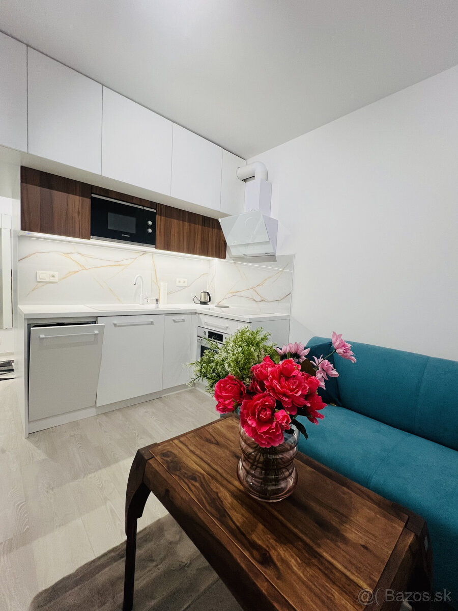ÚPLNE NOVÝ, krásny 2 izbový byt s klimatizáciou - 11