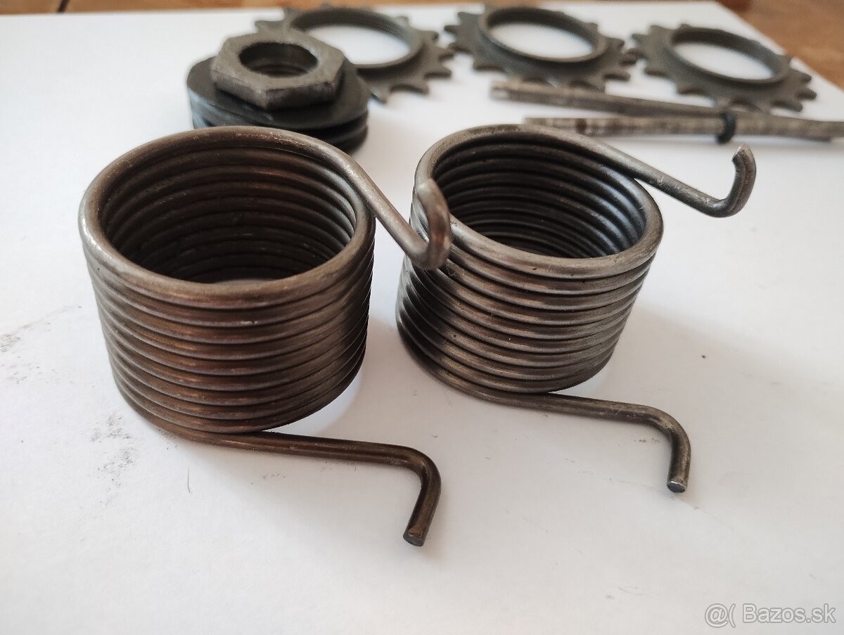 Predám náhradné diely z motora jawa 350 / 634 - 11