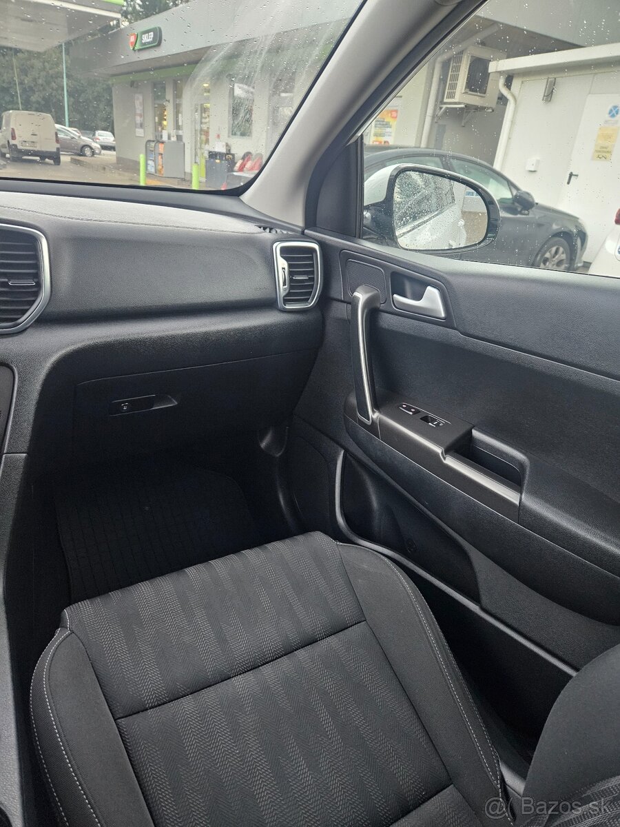 Kia Sportage 1.7CRDi 115KM Navi Kamera biela perla - 11