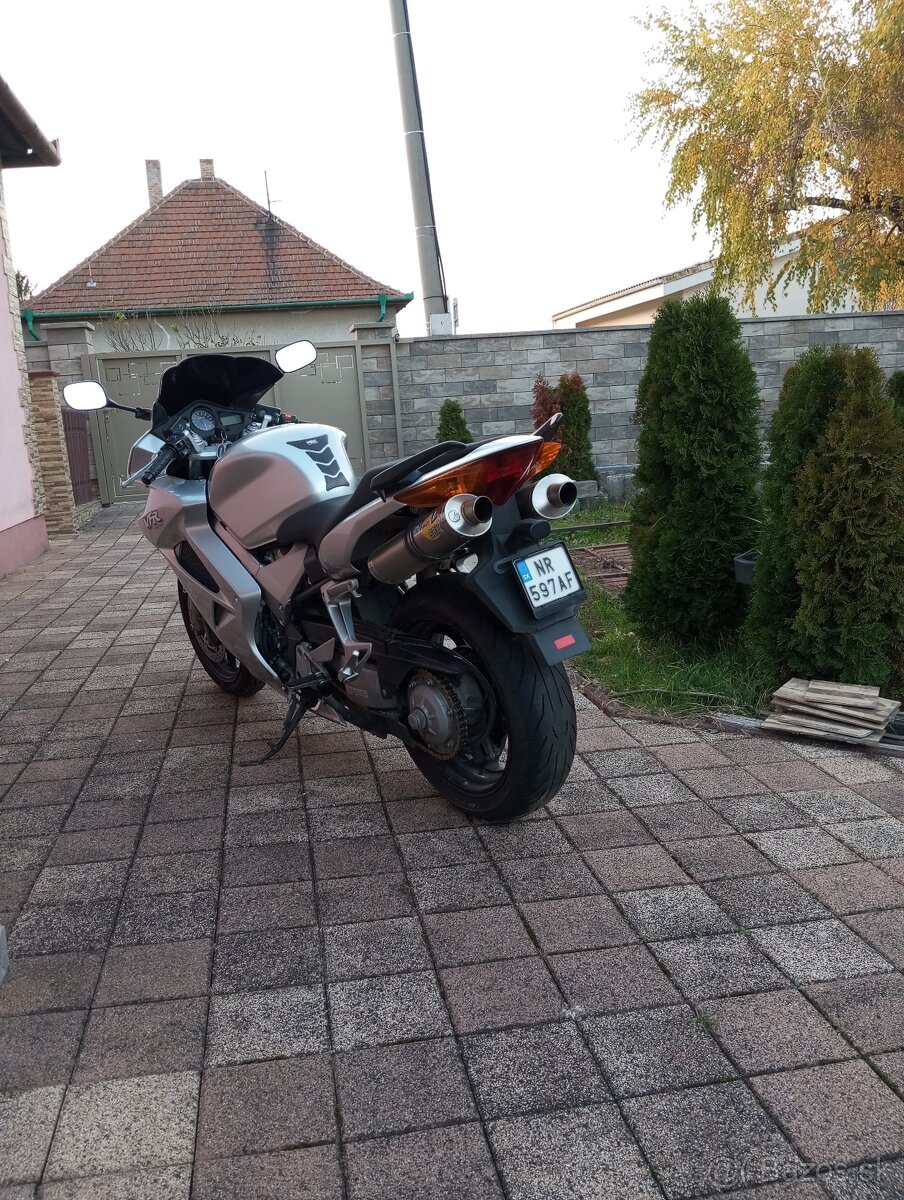 Honda VFR 800 V-tec - 11