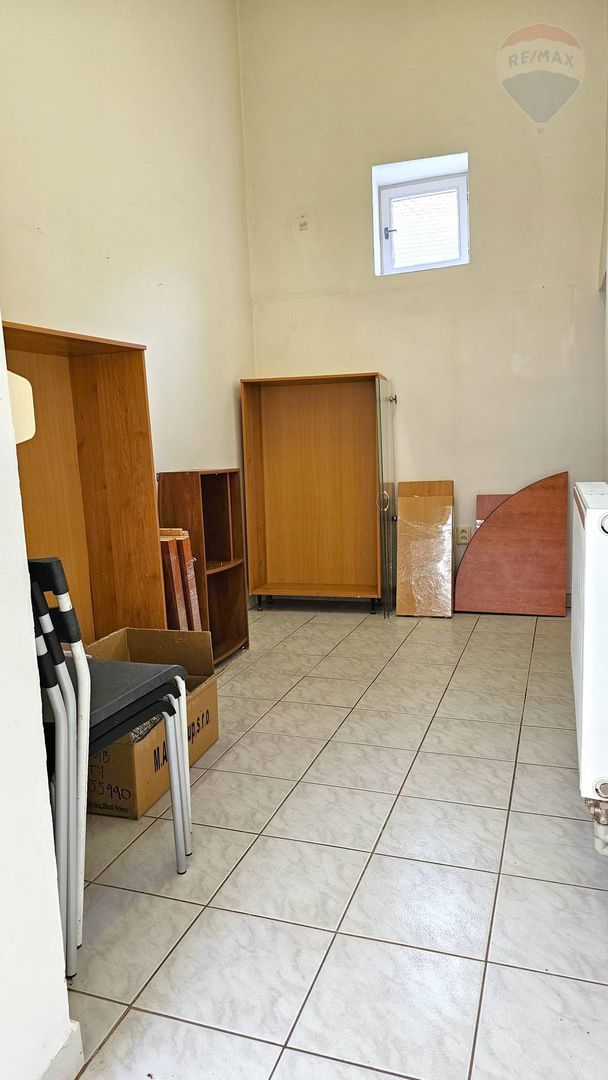 Prenájom 63 m2 komerčného priestoru “ambulancia“, ul. Farská - 11