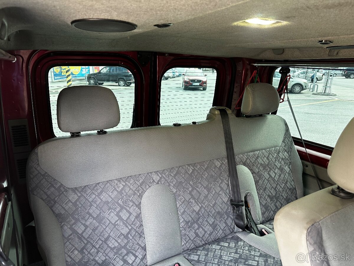 Opel Vivaro 1.9 TDTI - 11