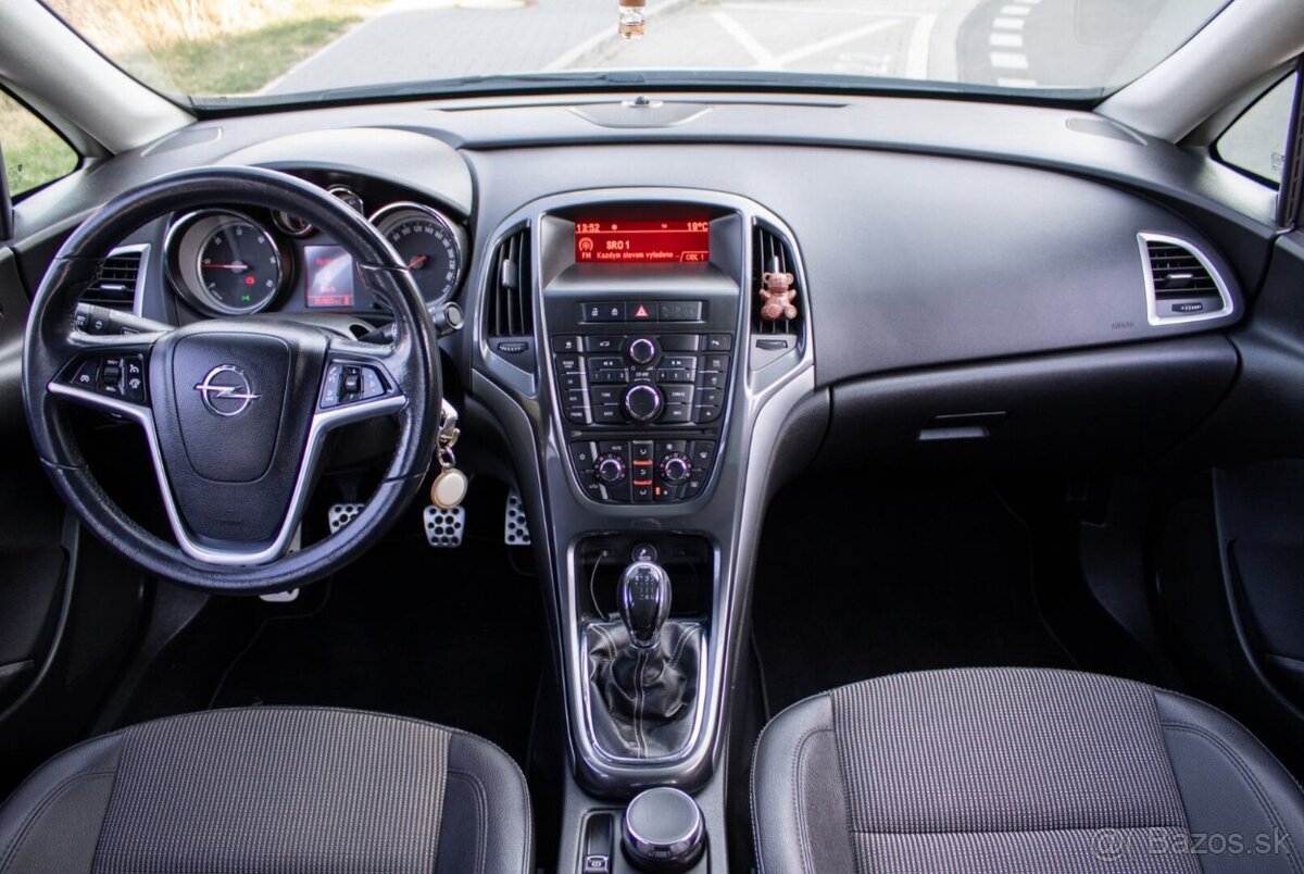 Opel Astra Notchback 1.7 CDTI 130k Cosmo - 11