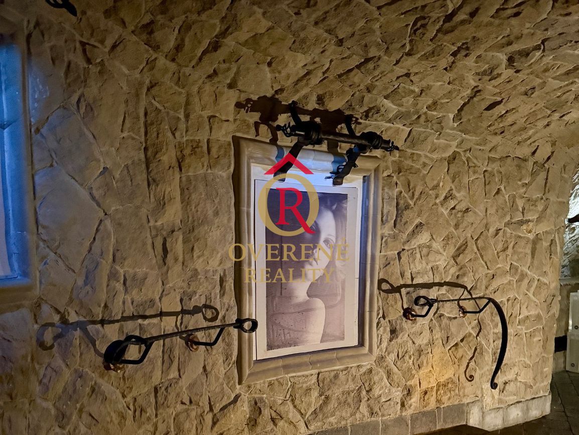 Meštiansky dom v centre Banskej Bystrice s kvalitnou rekonšt - 11