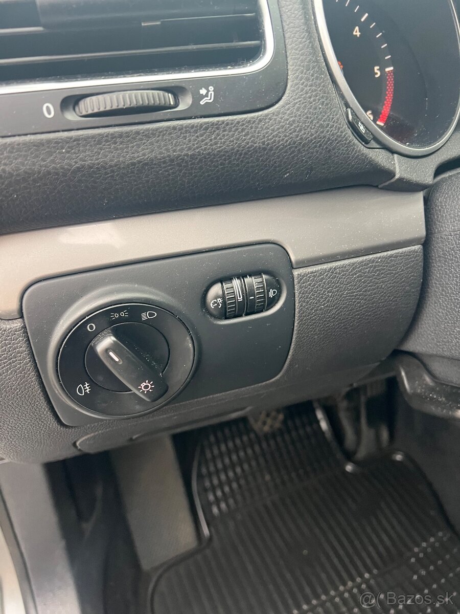 Volkswagen Golf 6 -1.6 TDi 77kW - 11