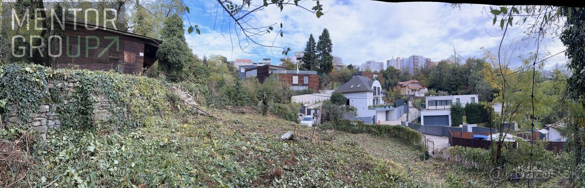 Ponúkame na predaj investičný stavebný pozemok v Starom mest - 11