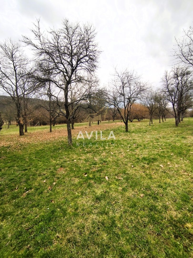 PREDAJ: rekreačný pozemok 6116m2 s chalupou-Prašník - 11