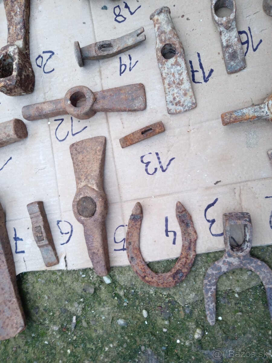 Staré náradie kladivá - 11