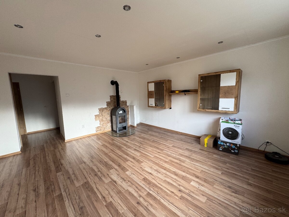 veľký 2-izbový byt Prakovce - 11