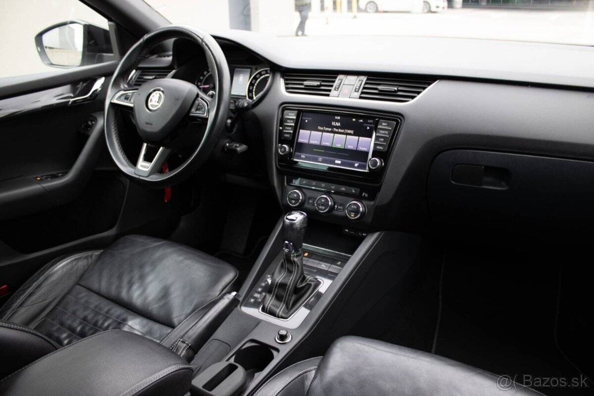Škoda Octavia Combi 2.0 TDI DPF RS DSG - 11