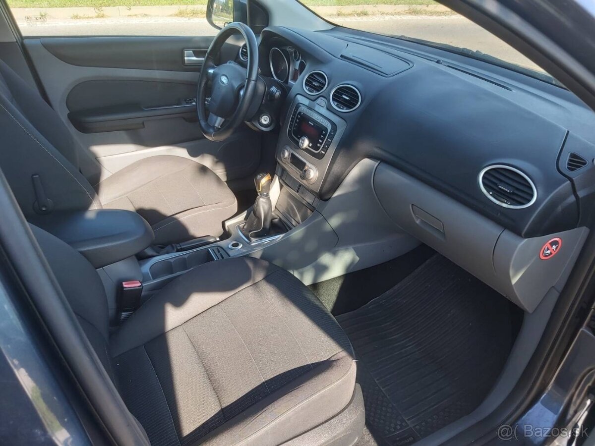 Ford Focus Kombi 1.6 TDCi Duratorq DPF Titanium - 11