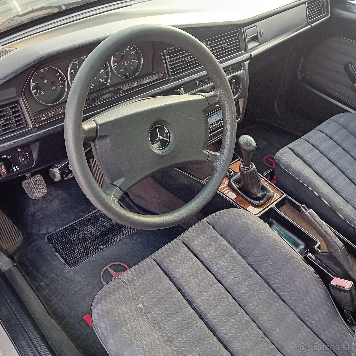 Mercedes-Benz w201 250d - 11